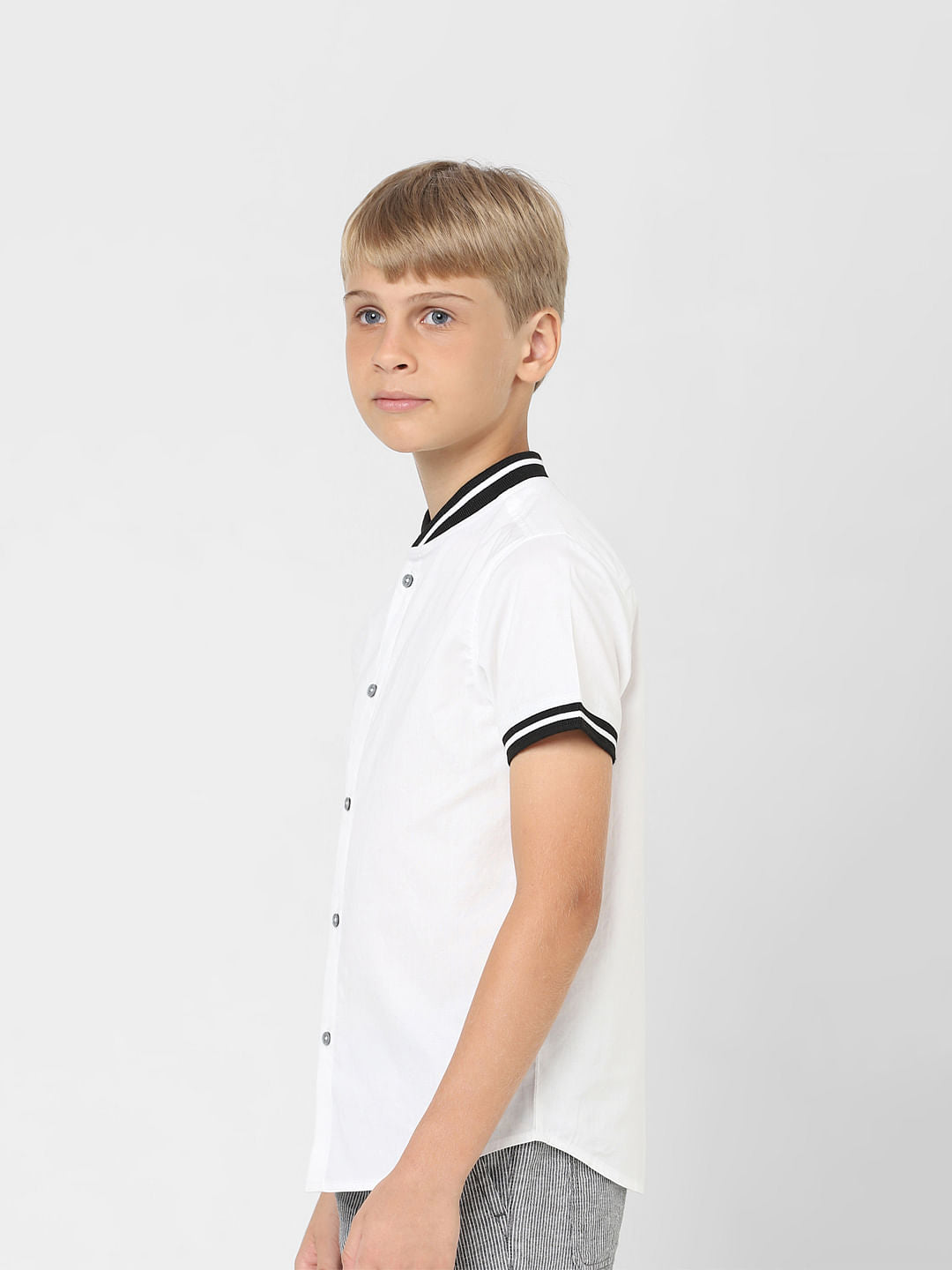 Boys White Short Sleeves Knit Shirt