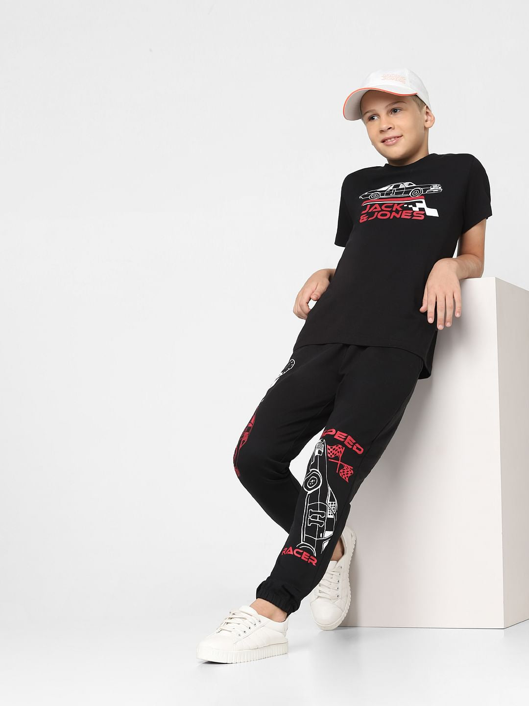 Boys Black Mid Rise Printed Sweatpants