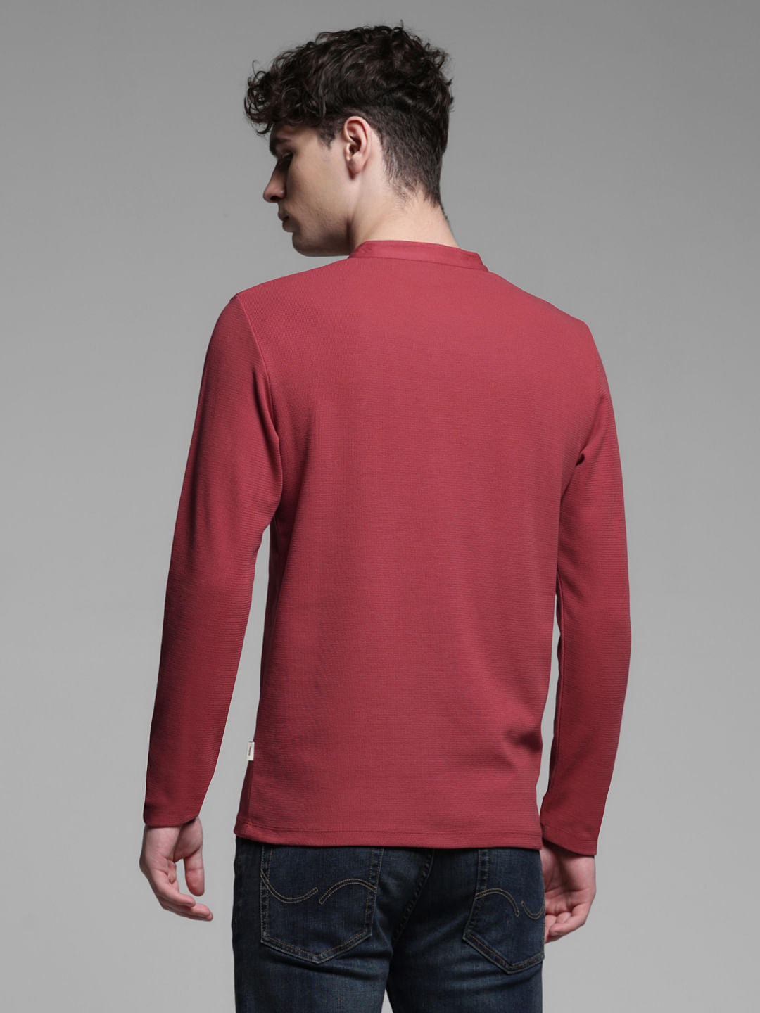 RED HENLEY T-SHIRT