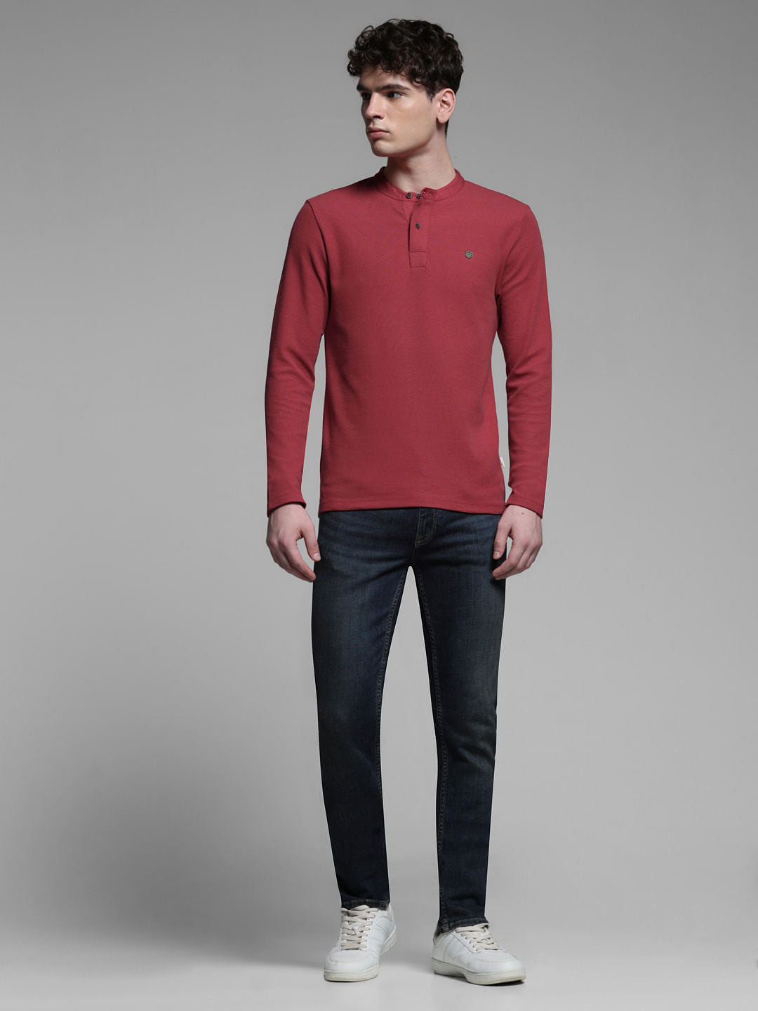 RED HENLEY T-SHIRT