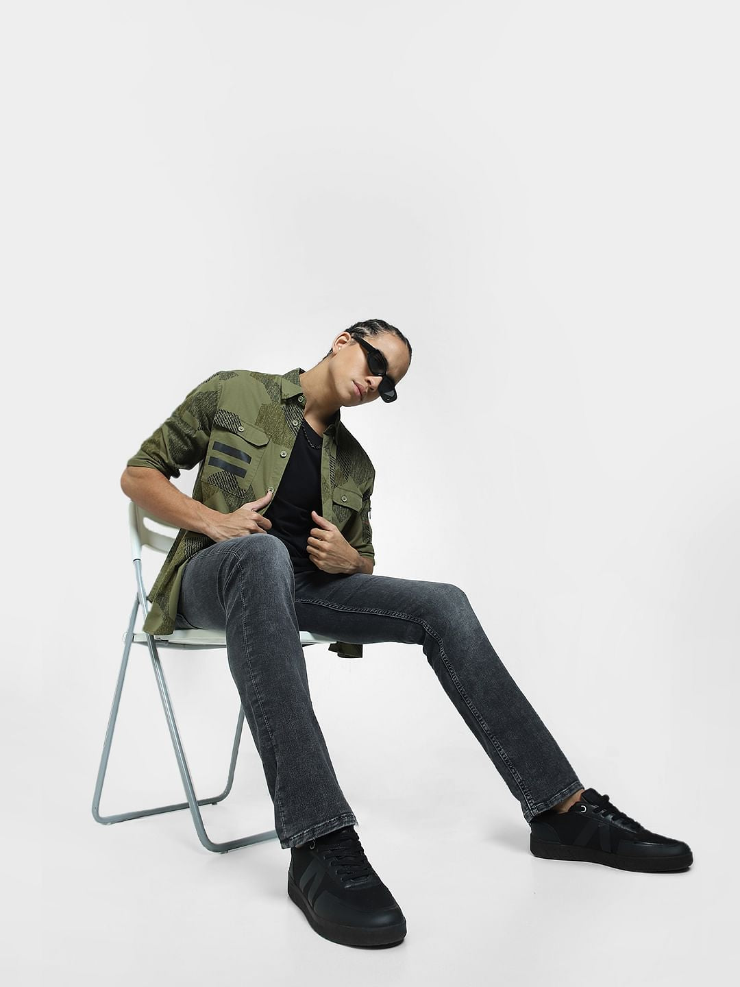 Grey Mid Rise Clark Regular Fit Jeans