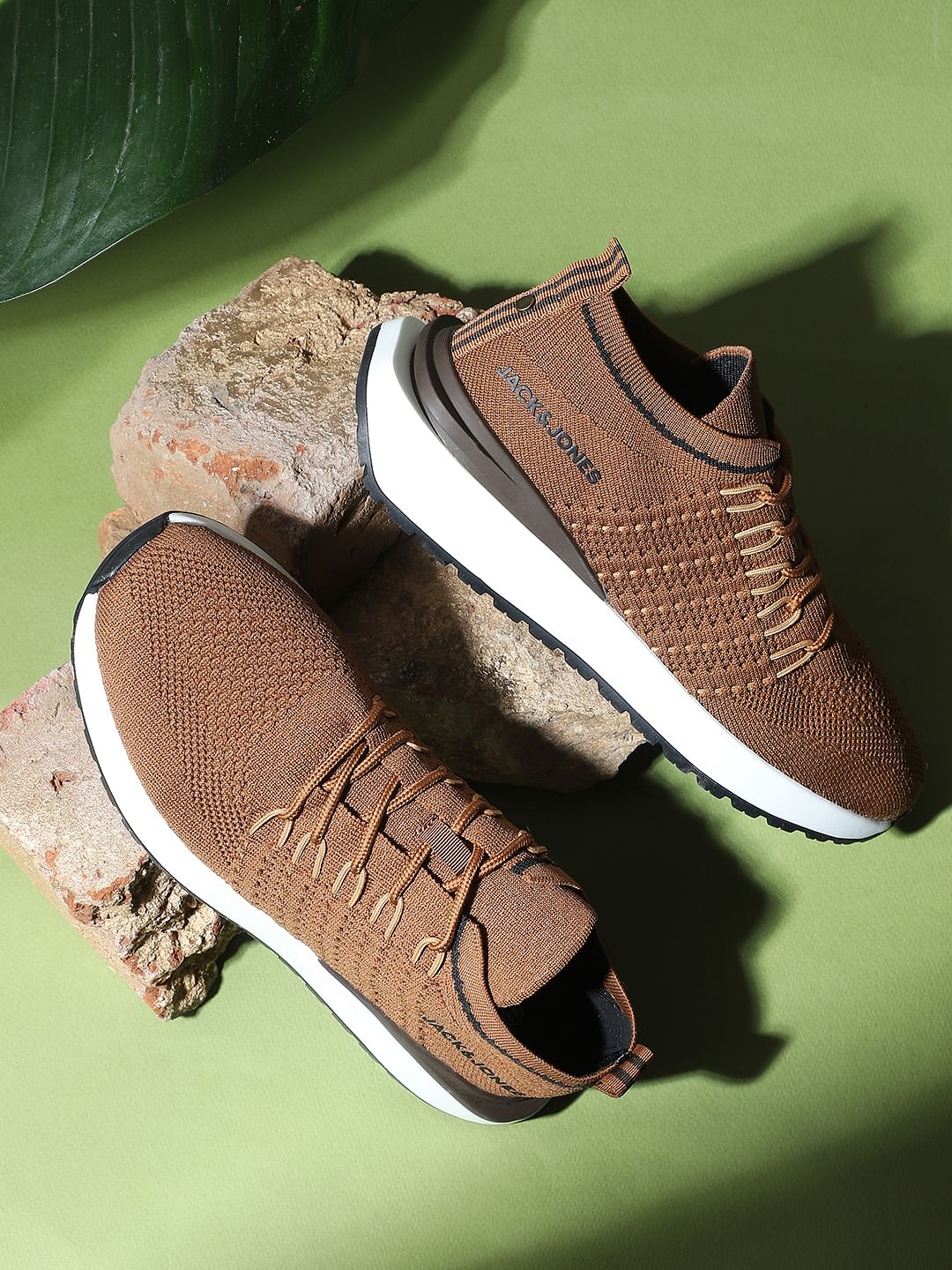 brown dress tennis shoes [MaxFlex ActiveMetro] Men's Comfortable Sneakers We Tried 30 Under $100