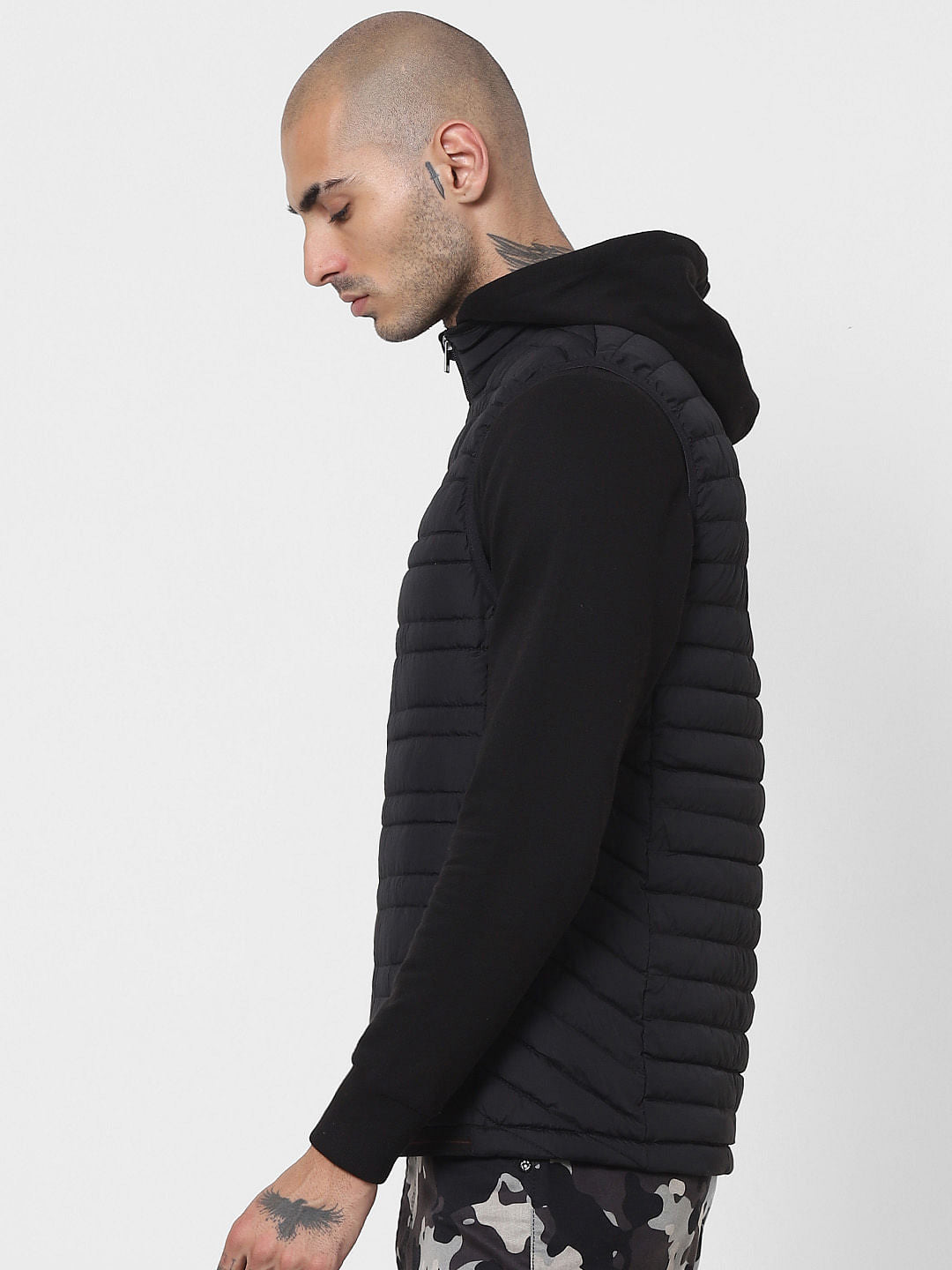 Black Sleeveless Lightweight Puffer Jacket