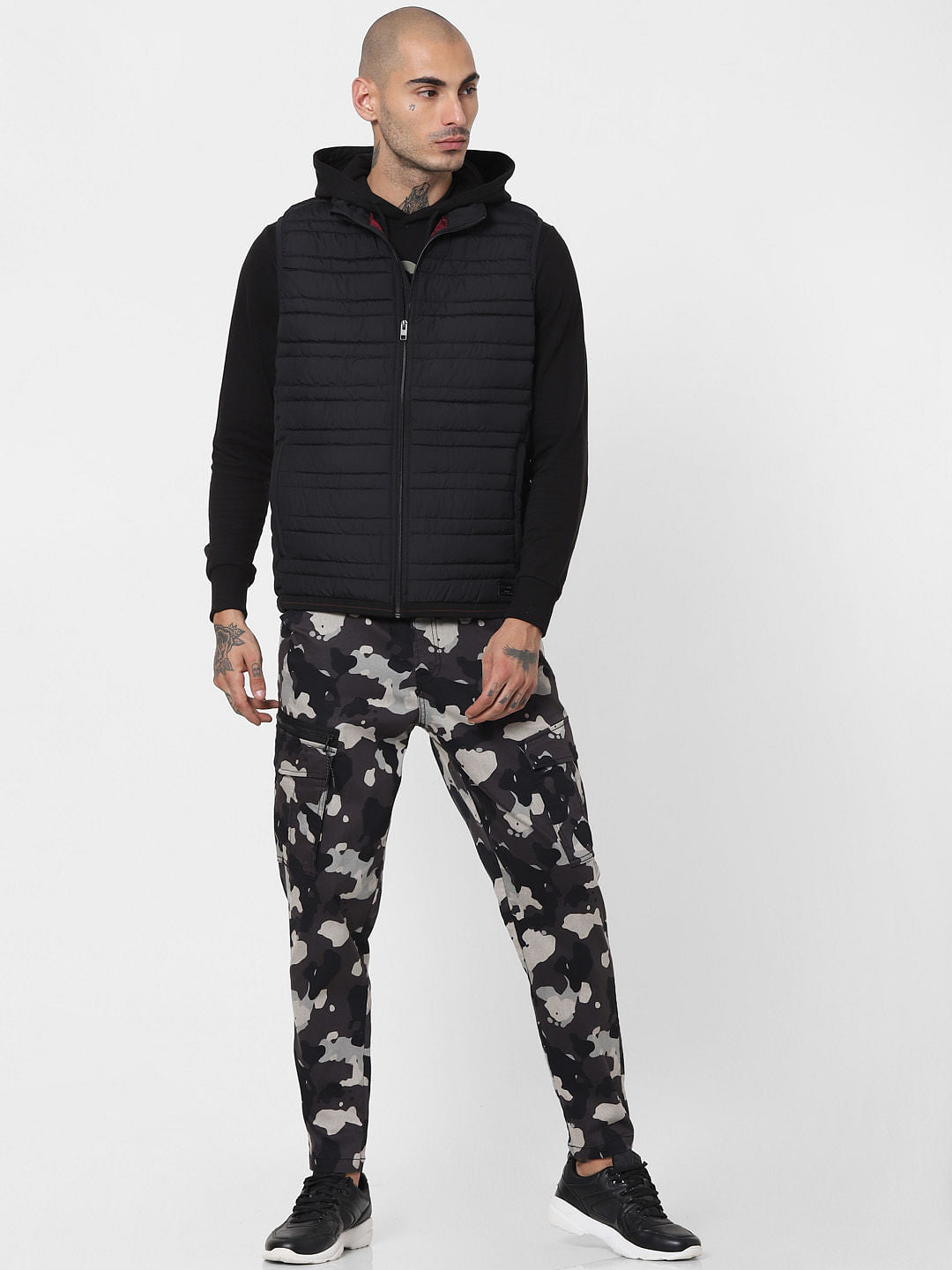 Black Sleeveless Lightweight Puffer Jacket