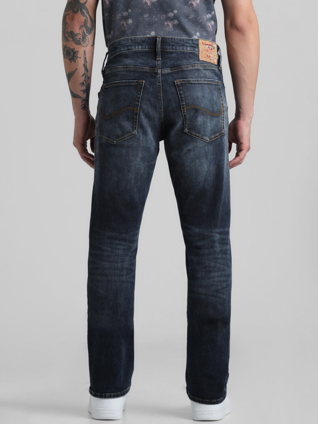 Distressed Low Rise Regular Fit Jeans