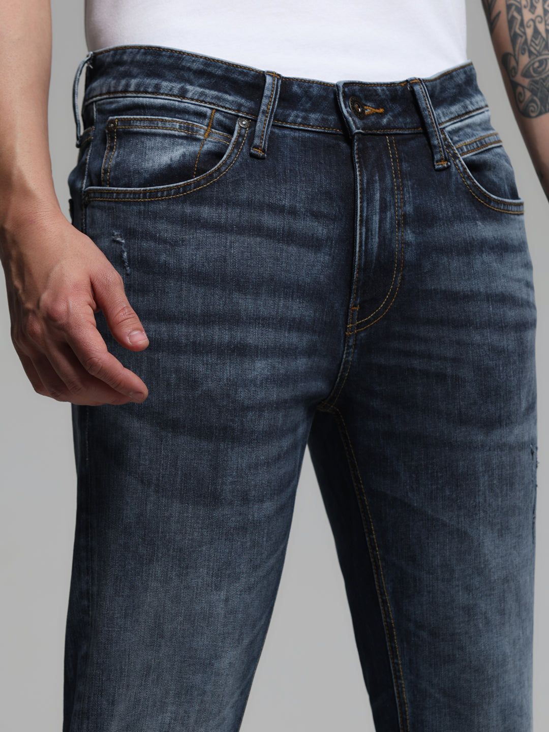 Distressed Low Rise Skinny Fit Jeans