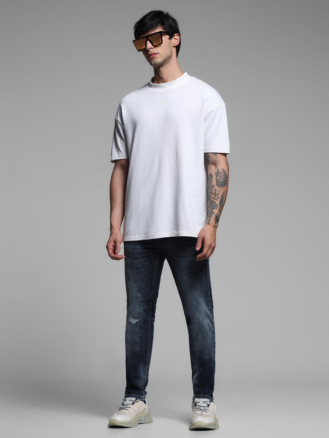 Distressed Low Rise Skinny Fit Jeans