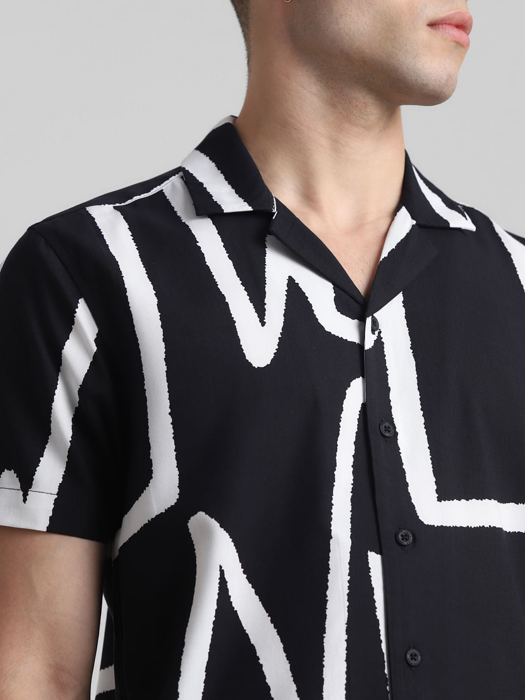 Black Abstract Print Short Sleeves Shirt
