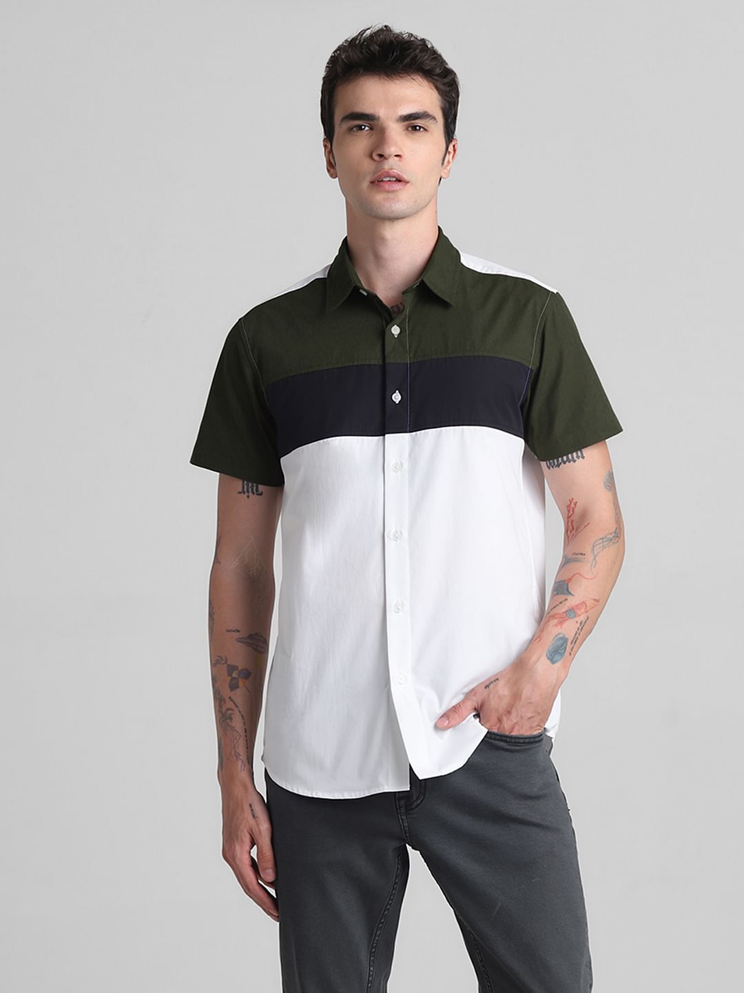 Green Colourblocked Short Sleeves Shirt