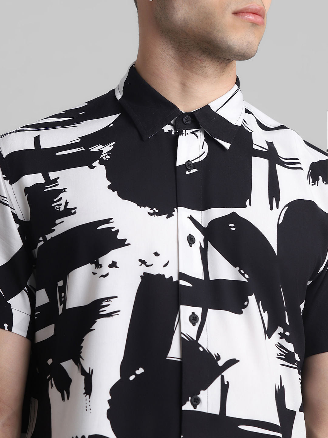 Black Abstract Print Short Sleeves Shirt