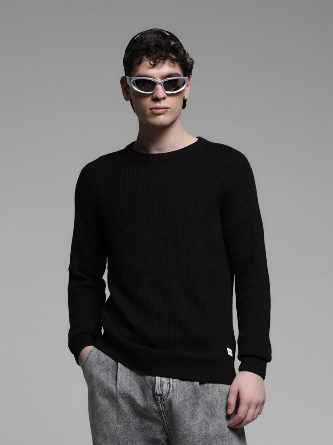BLACK KNITTED PULLOVER