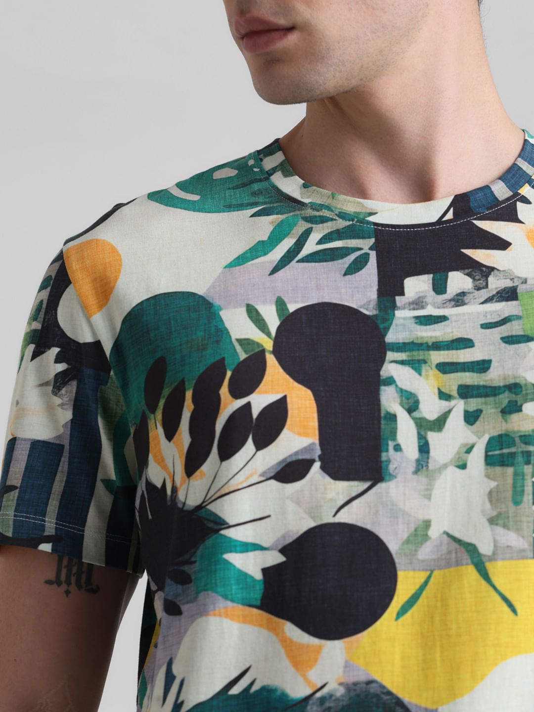 White Tropical Print T-shirt