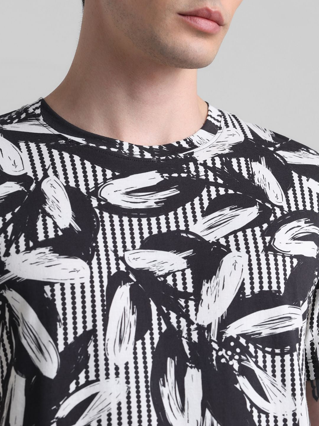 Black Printed Crew Neck T-shirt