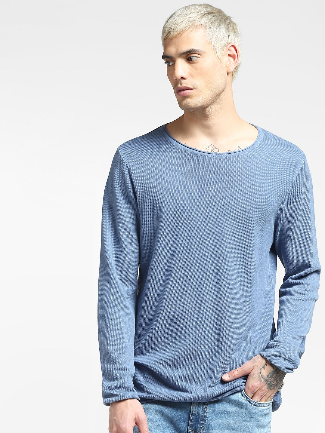 Blue Pullover