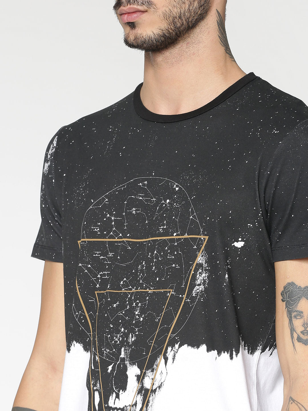 White And Black Graphic Print Slim Fit Crew Neck T-Shirt