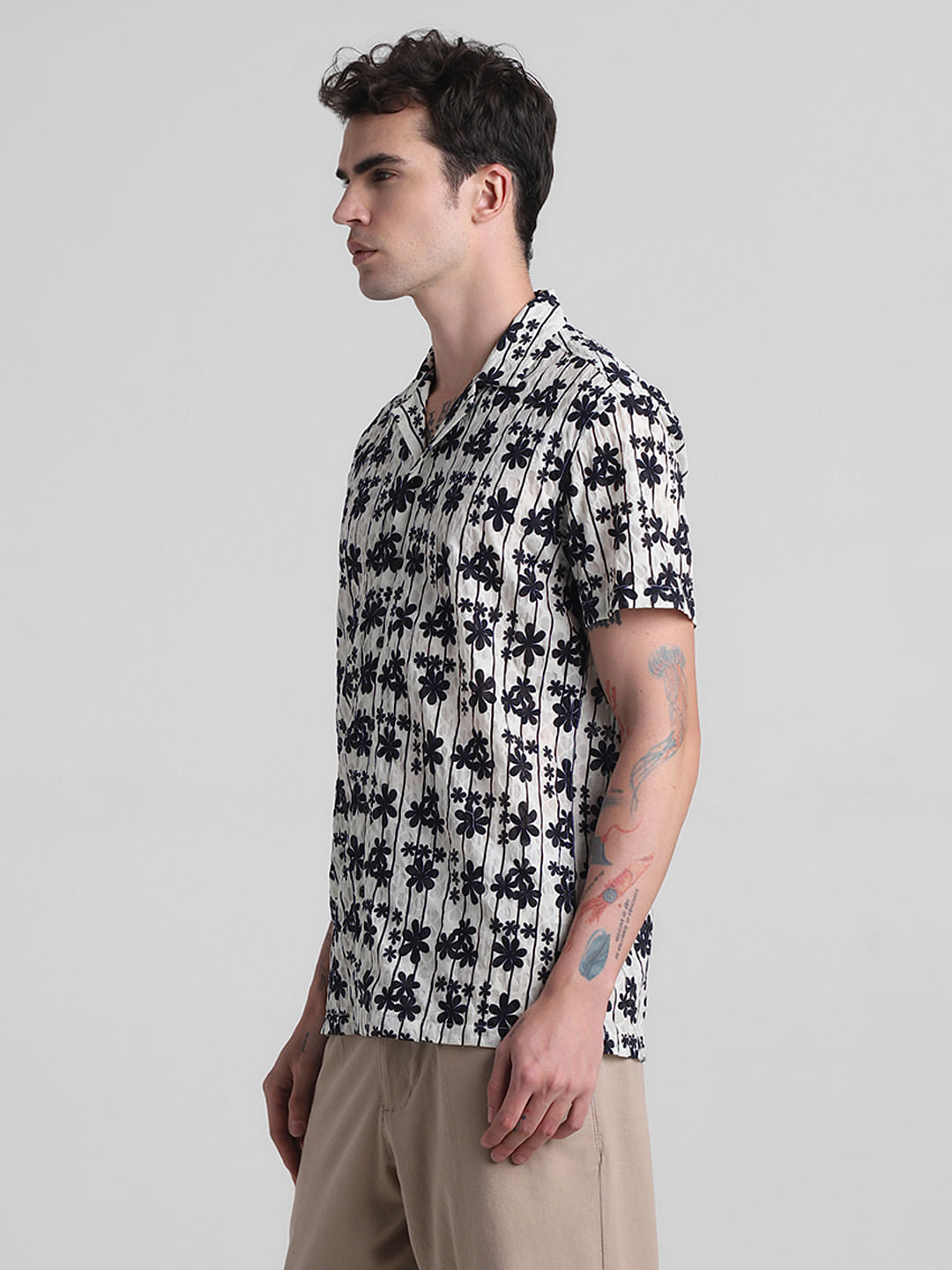 Black Embossed Print Short Sleeves Shirt