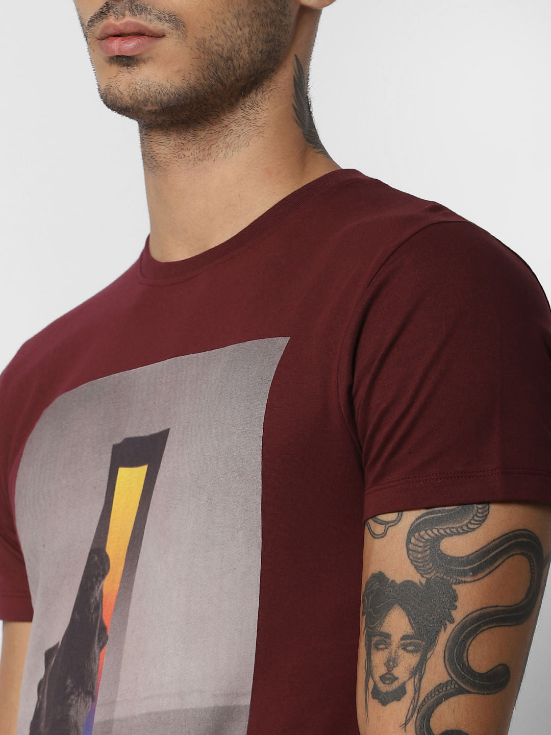 Burgundy Graphic Print Crew Neck T-shirt
