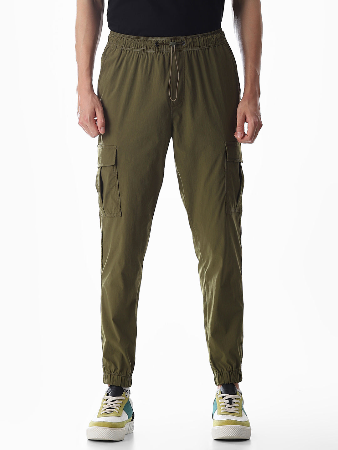 Men Solid Olive Slim Fit Cargo Joggers With 6 Pockets