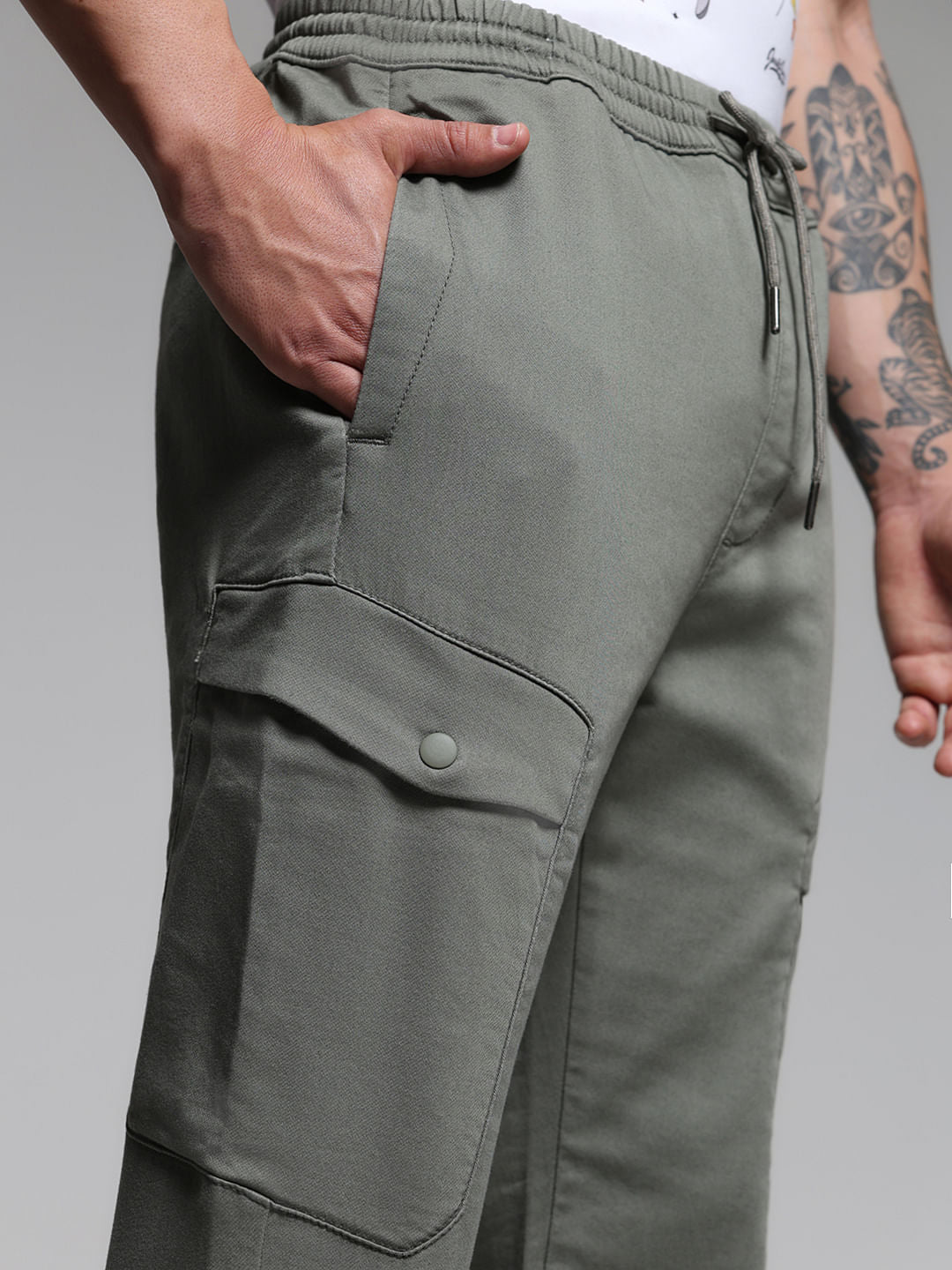 Green Mid Rise Slim Fit Pants