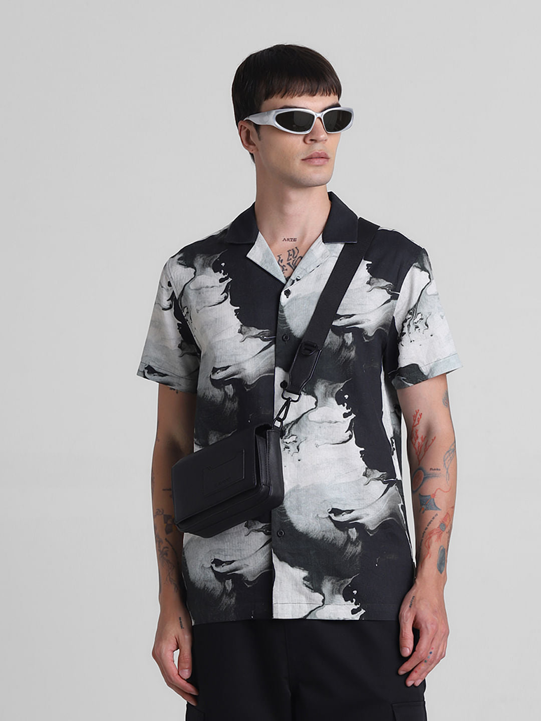 Black Abstract Print Short Sleeves Shirt