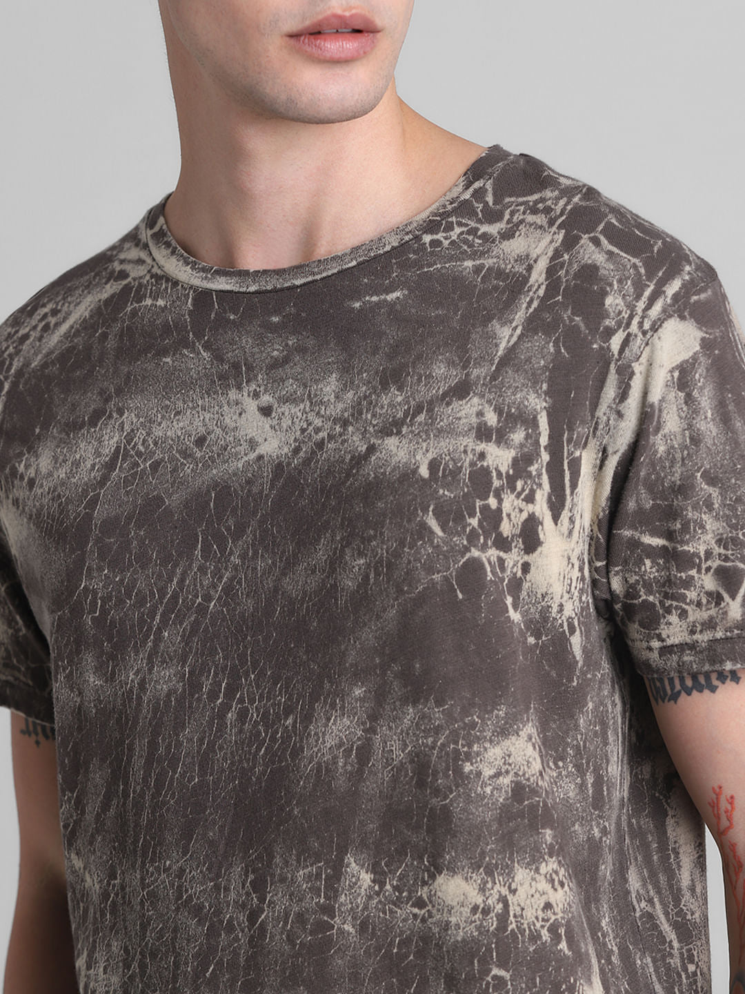 Black Printed Acid Washed T-shirt