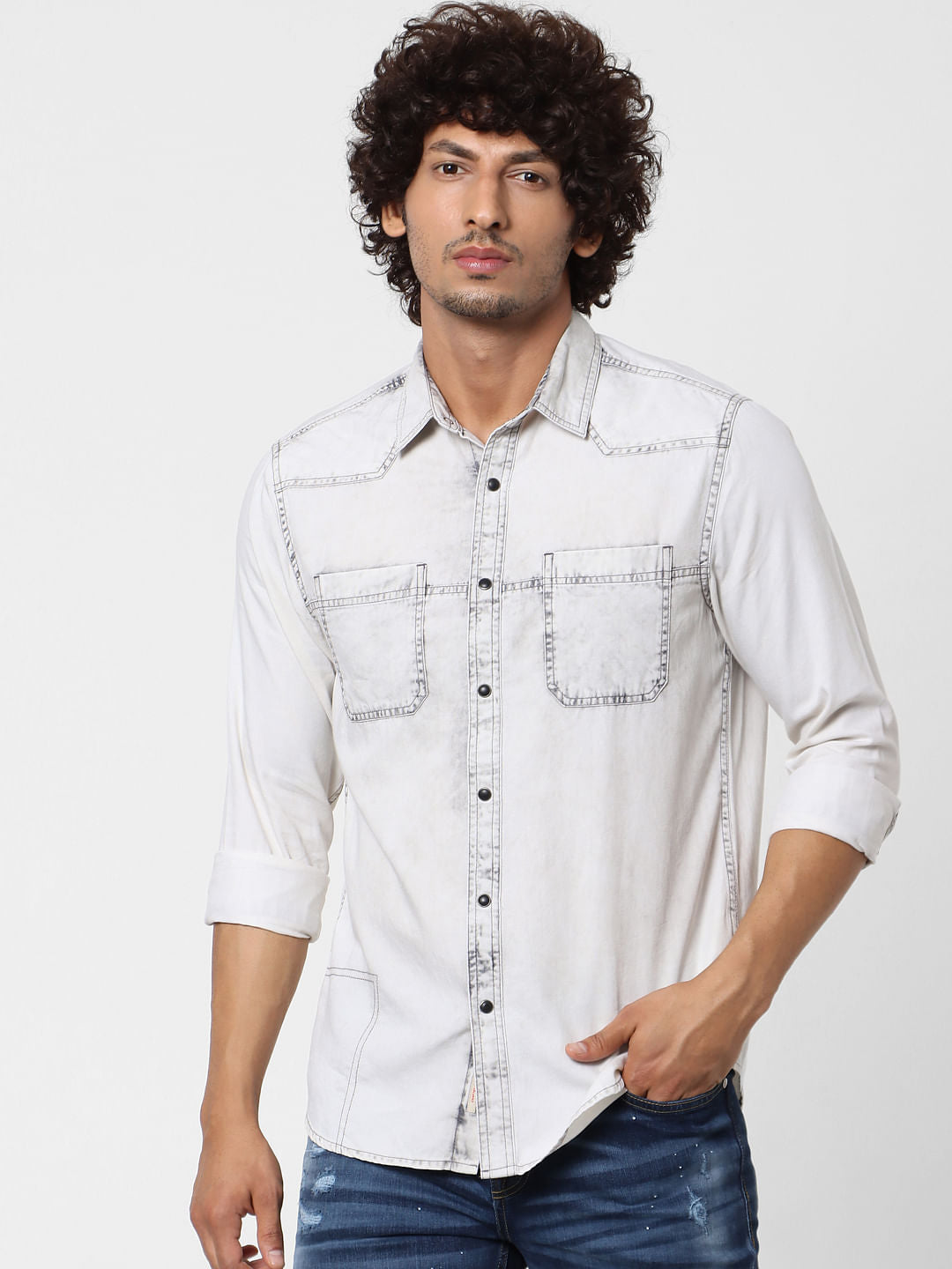 White Full Sleeves Buttoned Shirt