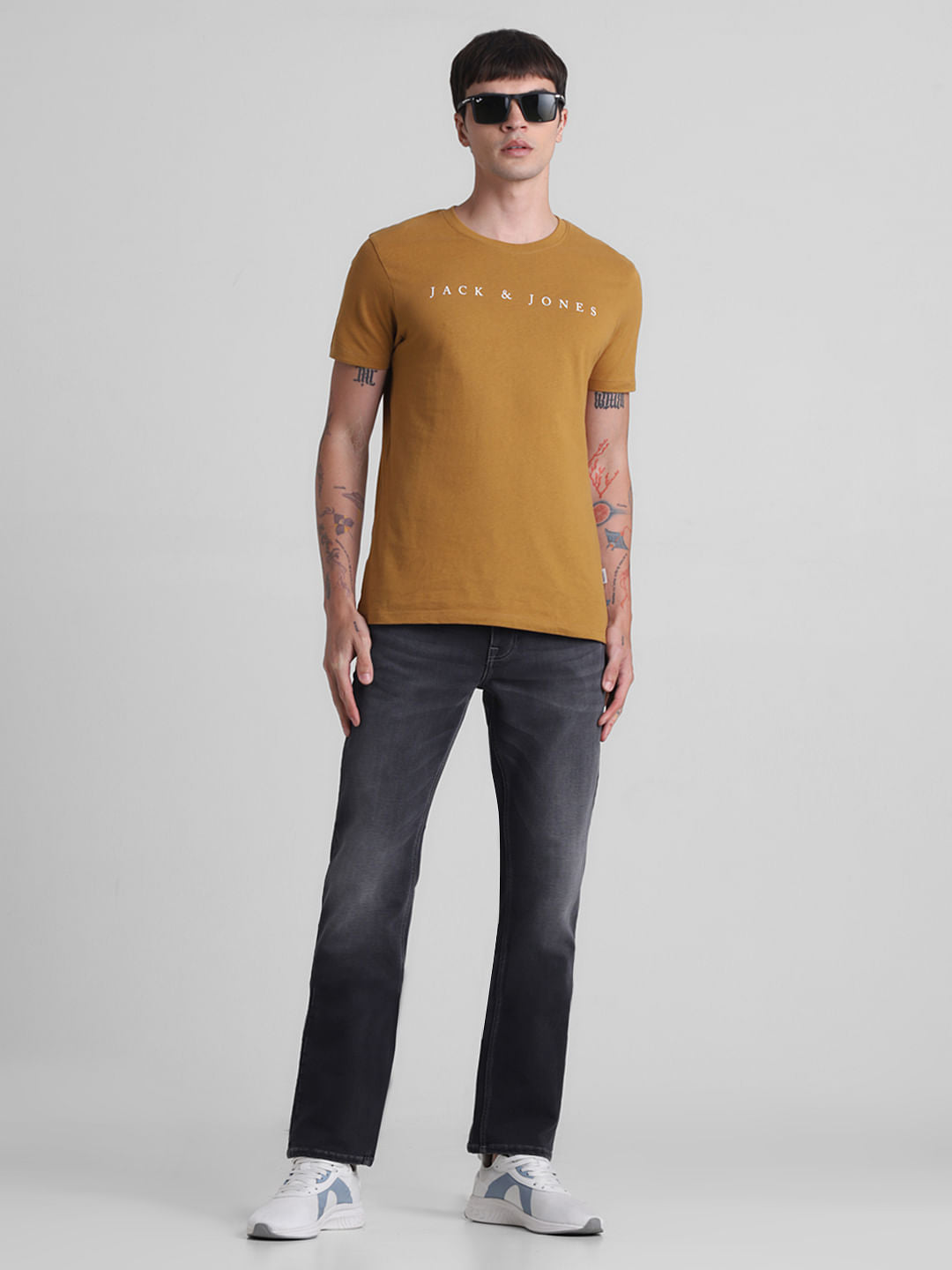 Black Mid Rise Clark Regular Fit Jeans