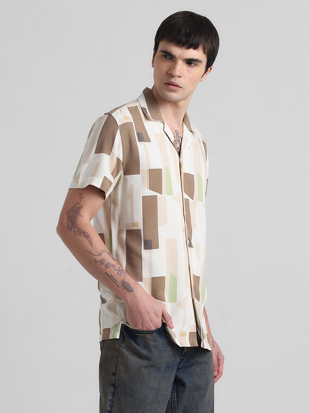 White Colourblocked Short Sleeves Shirt