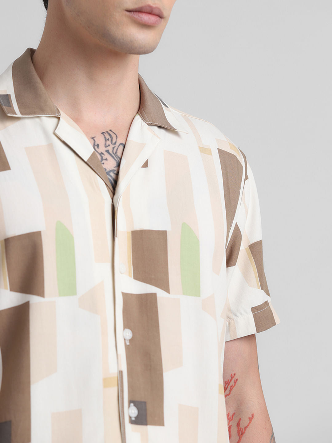 White Colourblocked Short Sleeves Shirt