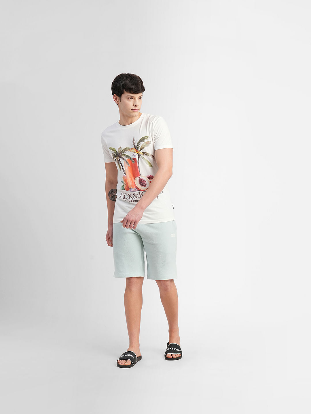 Off-White Graphic Print T-shirt