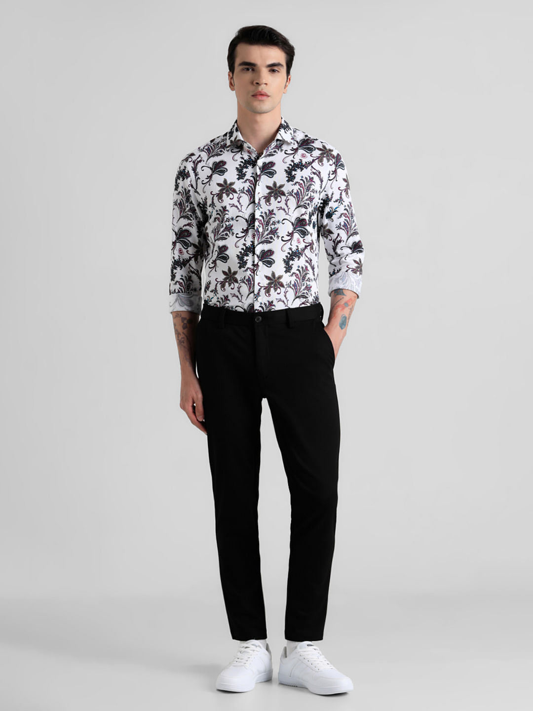 Black Mid Rise Slim Fit Chinos