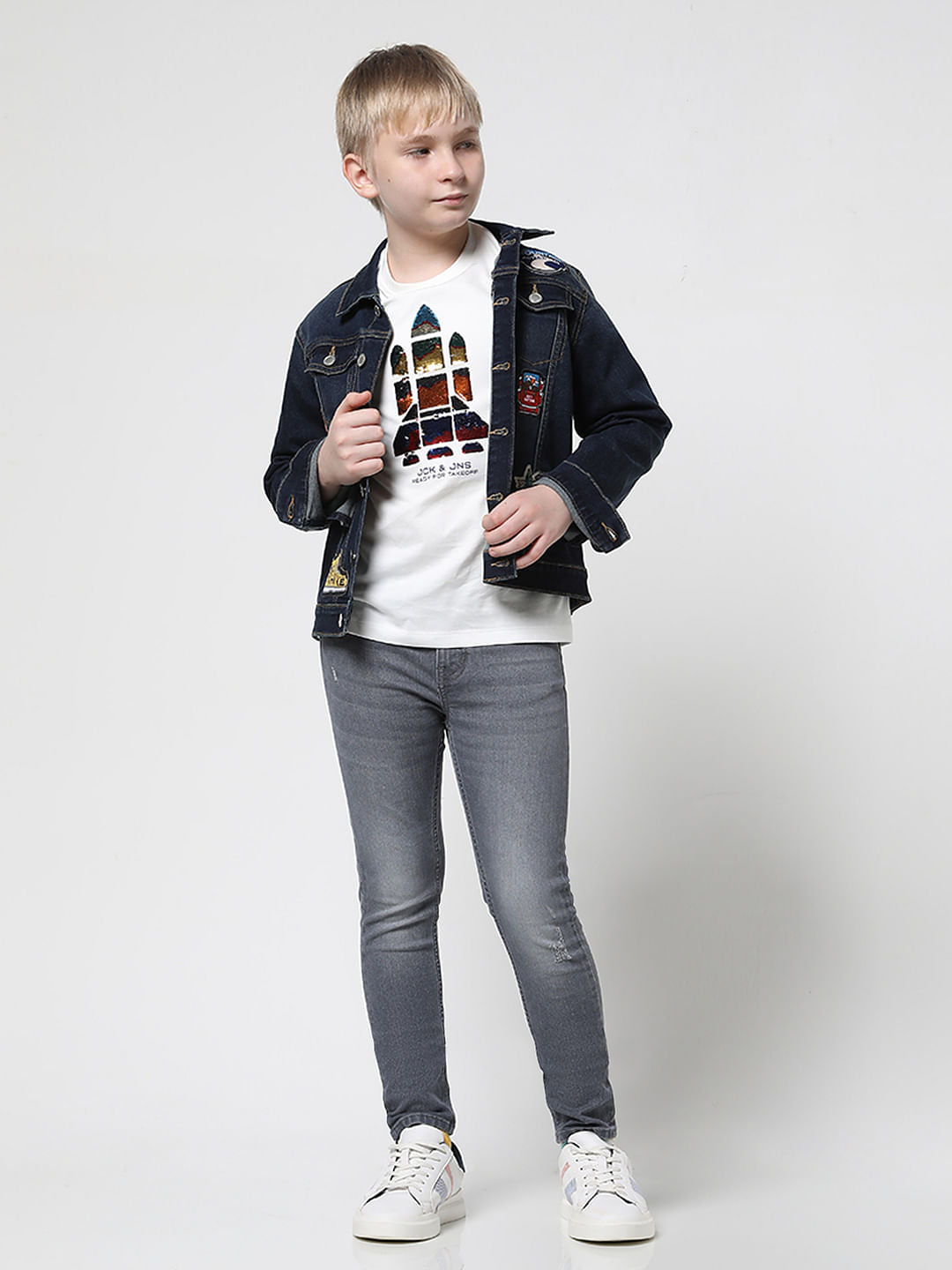 Boys White Embellished Full Sleeves T-shirt