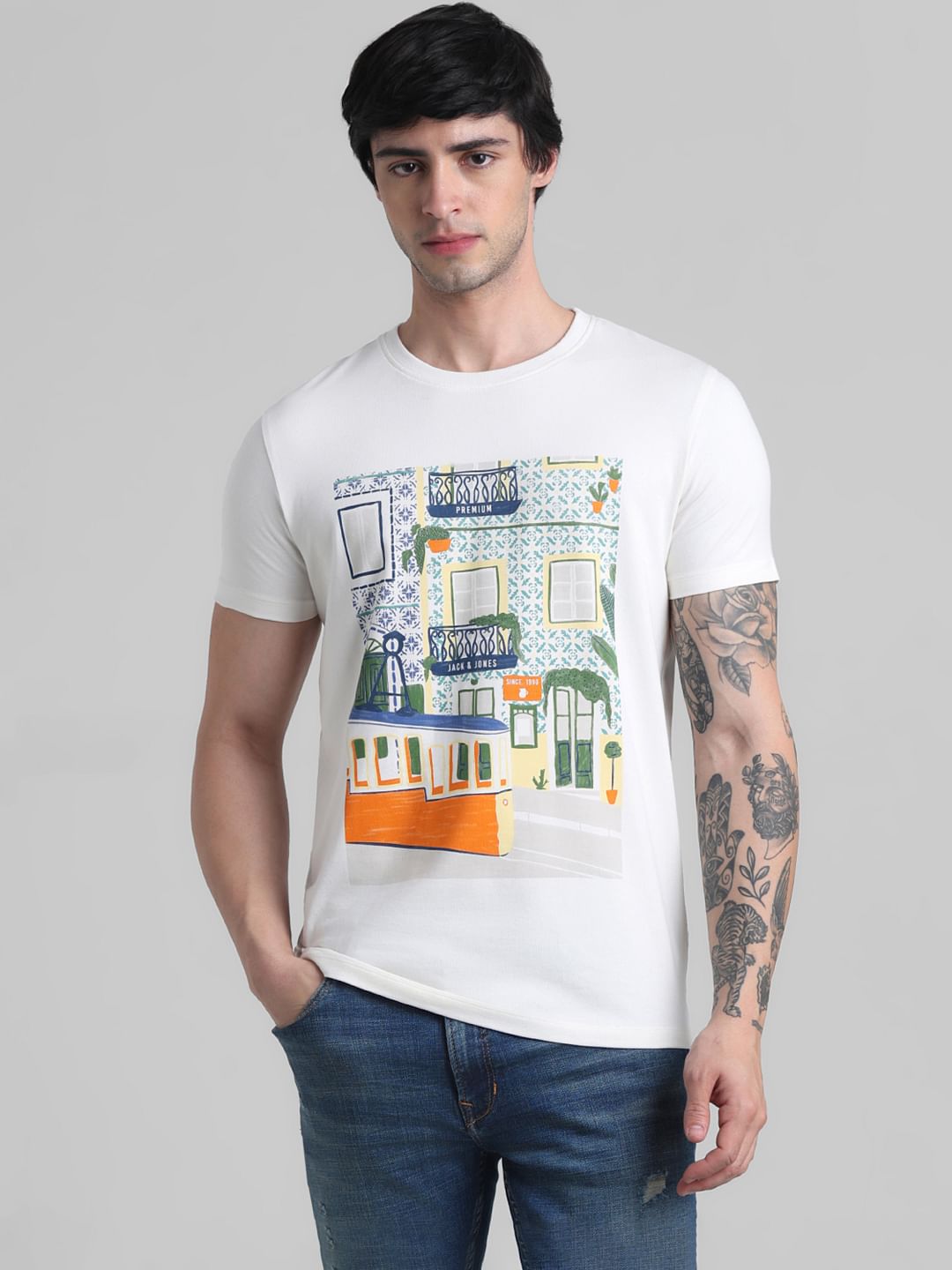White Graphic Print T-shirt