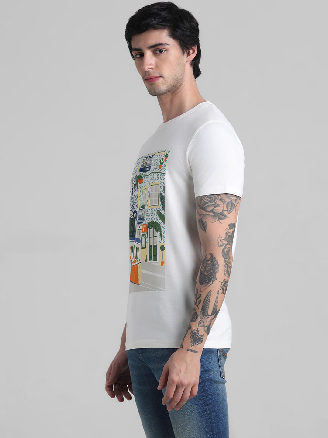 White Graphic Print T-shirt