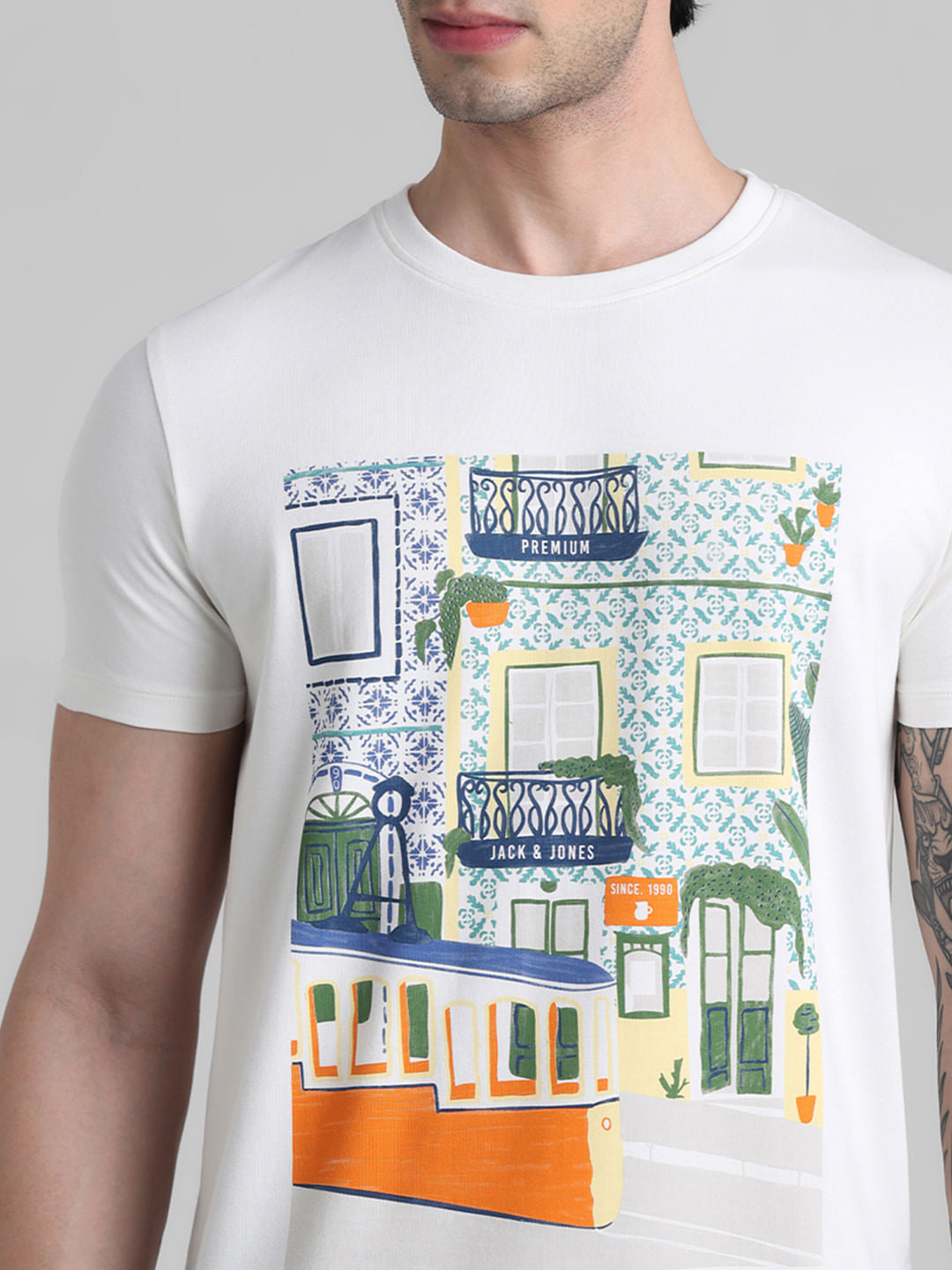 White Graphic Print T-shirt