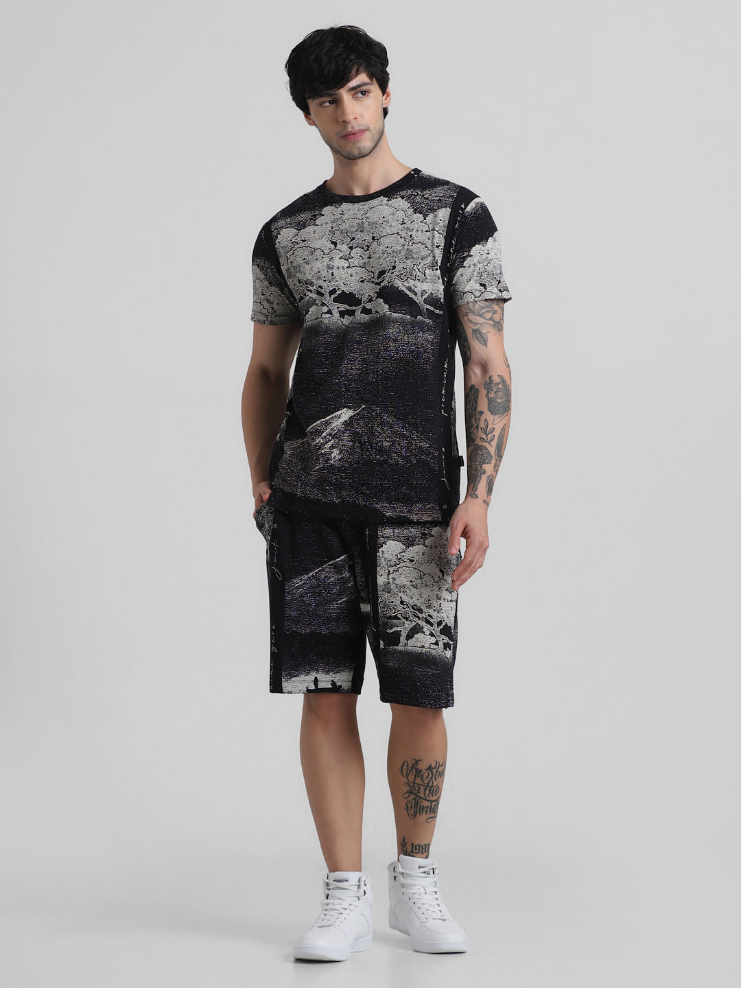 Black Abstract Print Crew Neck T-shirt