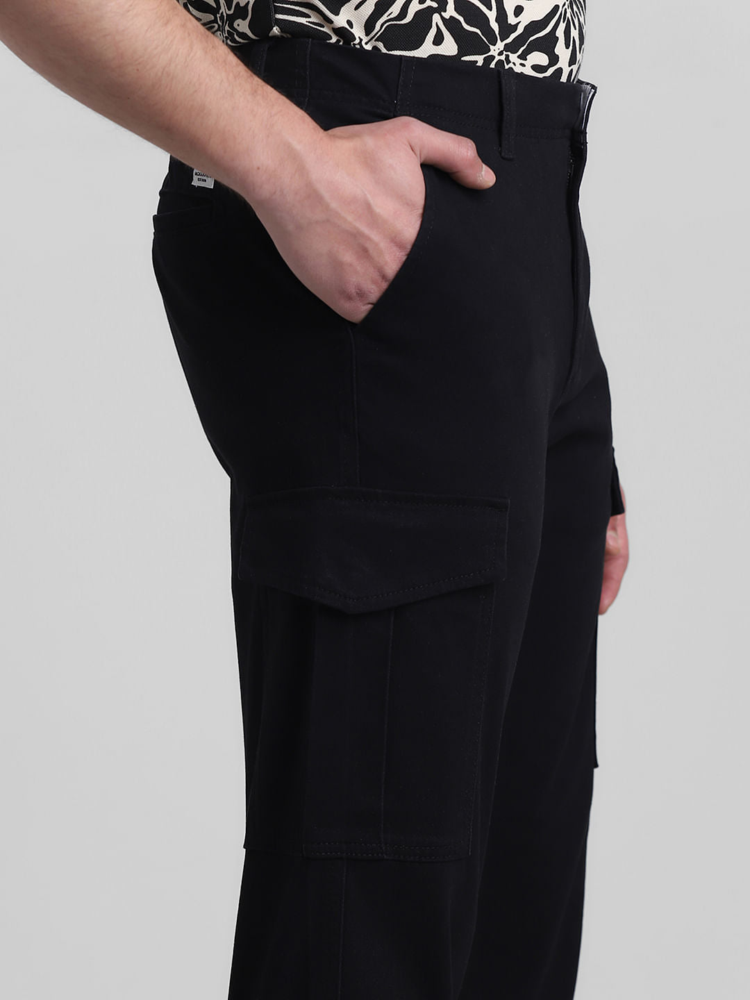 Black Mid Rise Slim Fit Pants