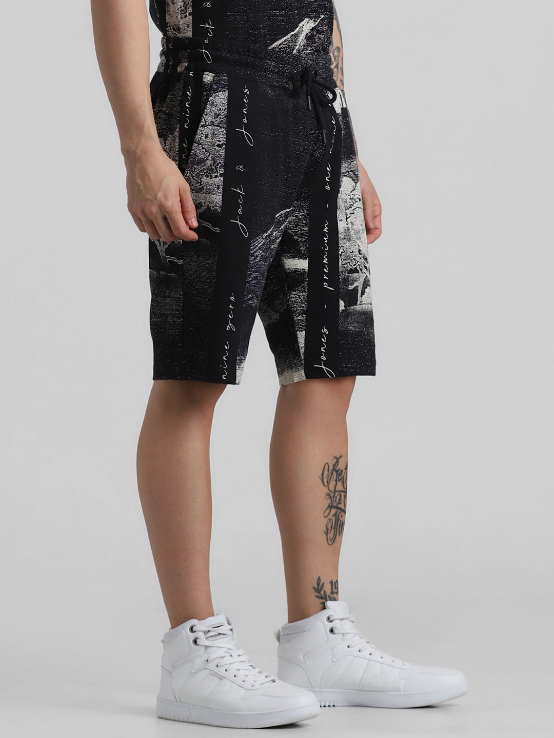 Black Mid Rise Abstract Print Shorts