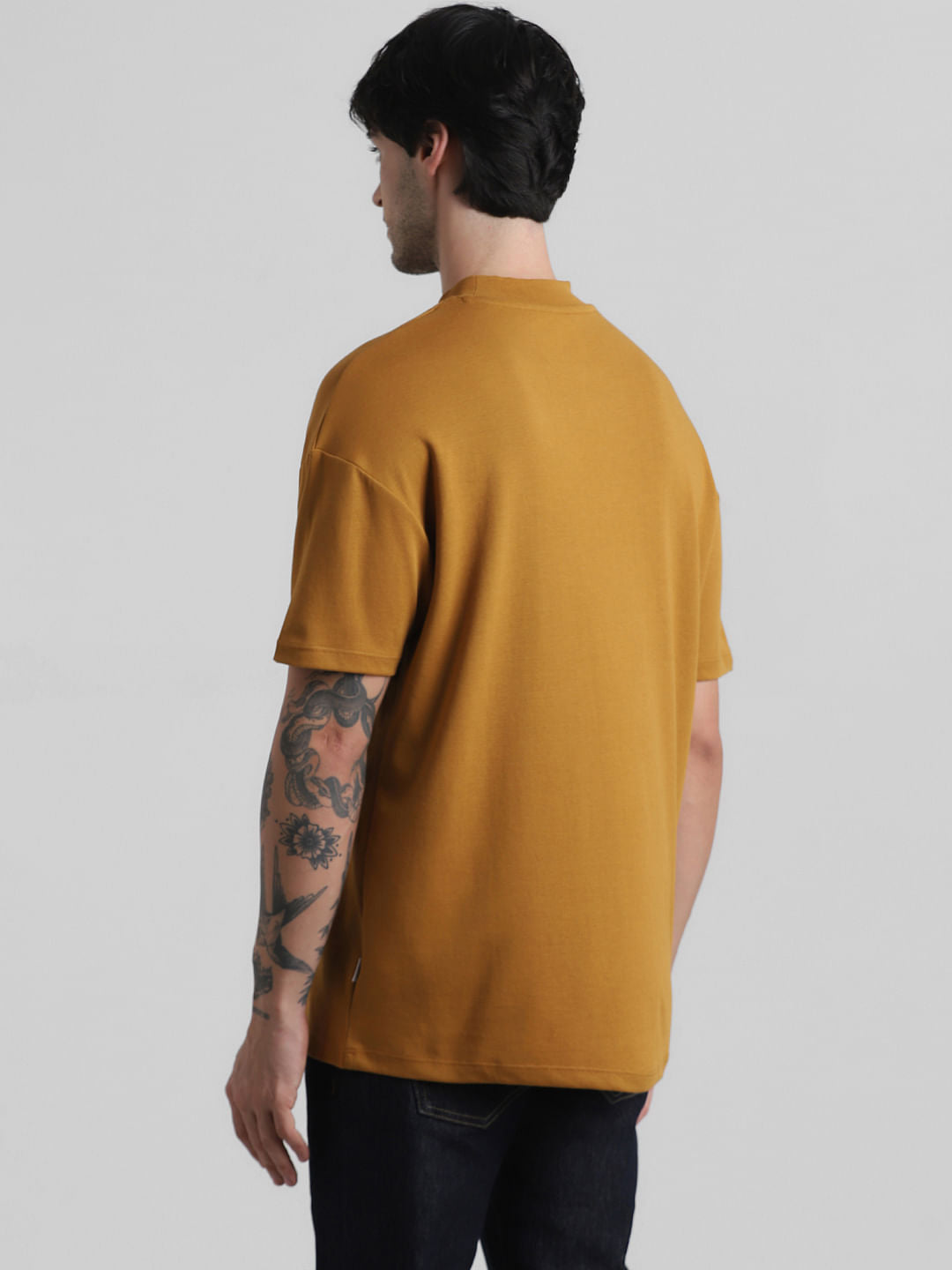 Knitted Crew Neck T-shirt - Brown