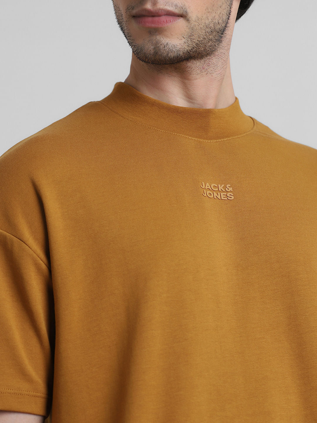 Knitted Crew Neck T-shirt - Brown
