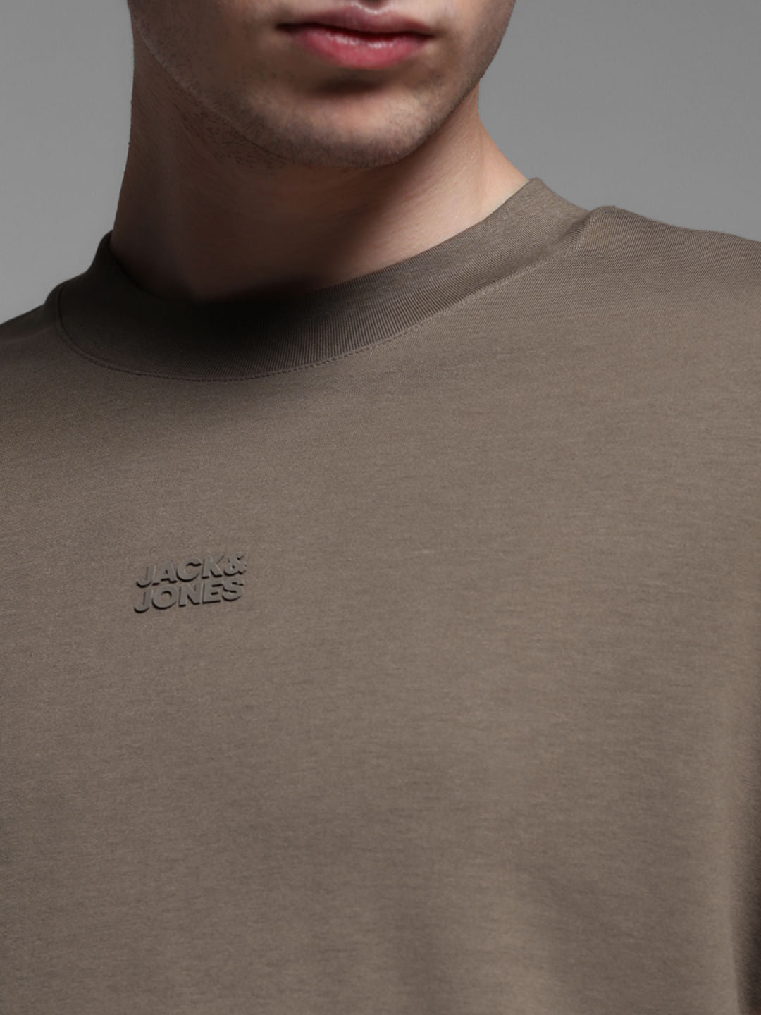 Knitted Crew Neck T-shirt - Brown