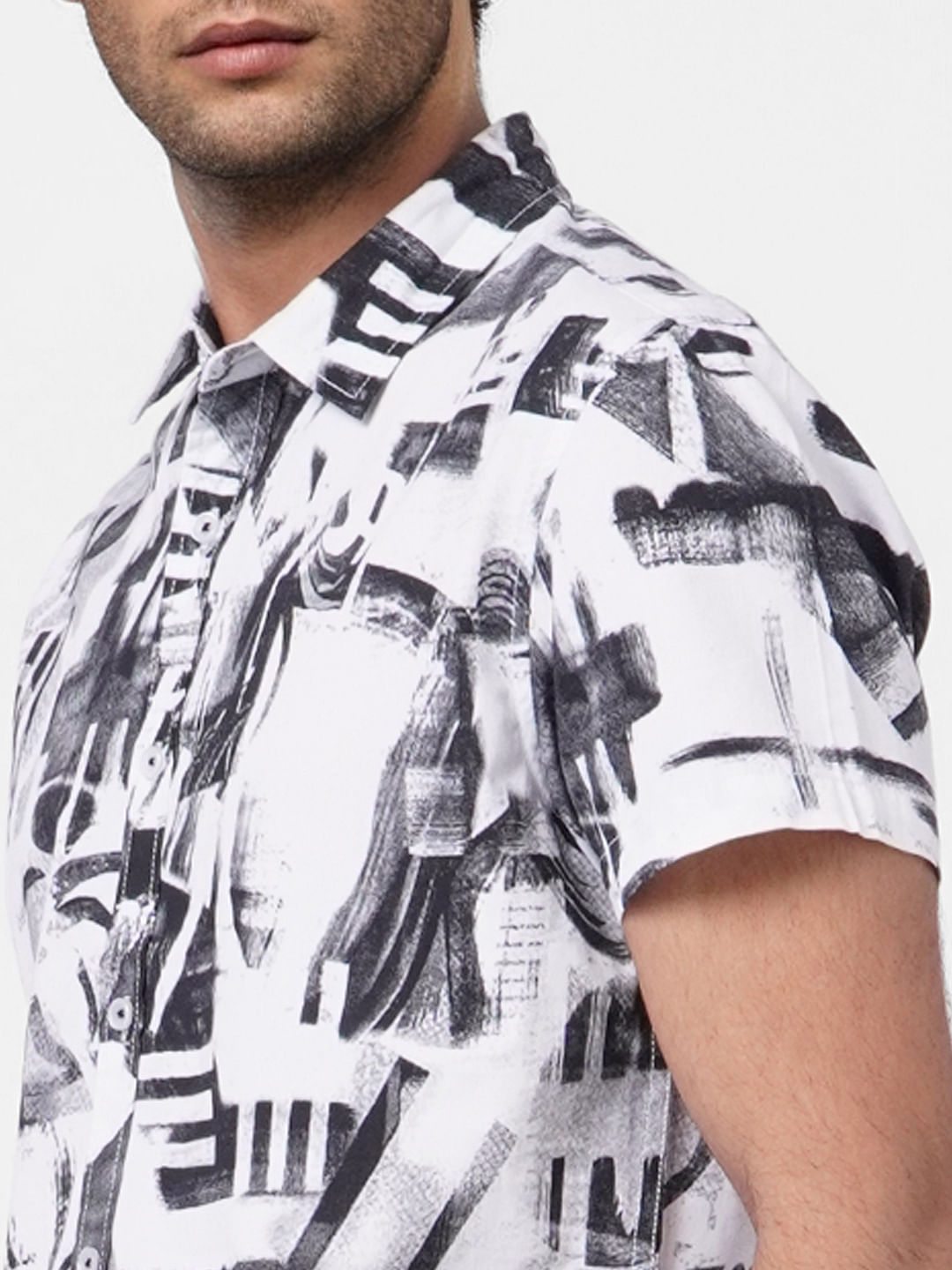 White Abstract Print Short Sleeves Shirt