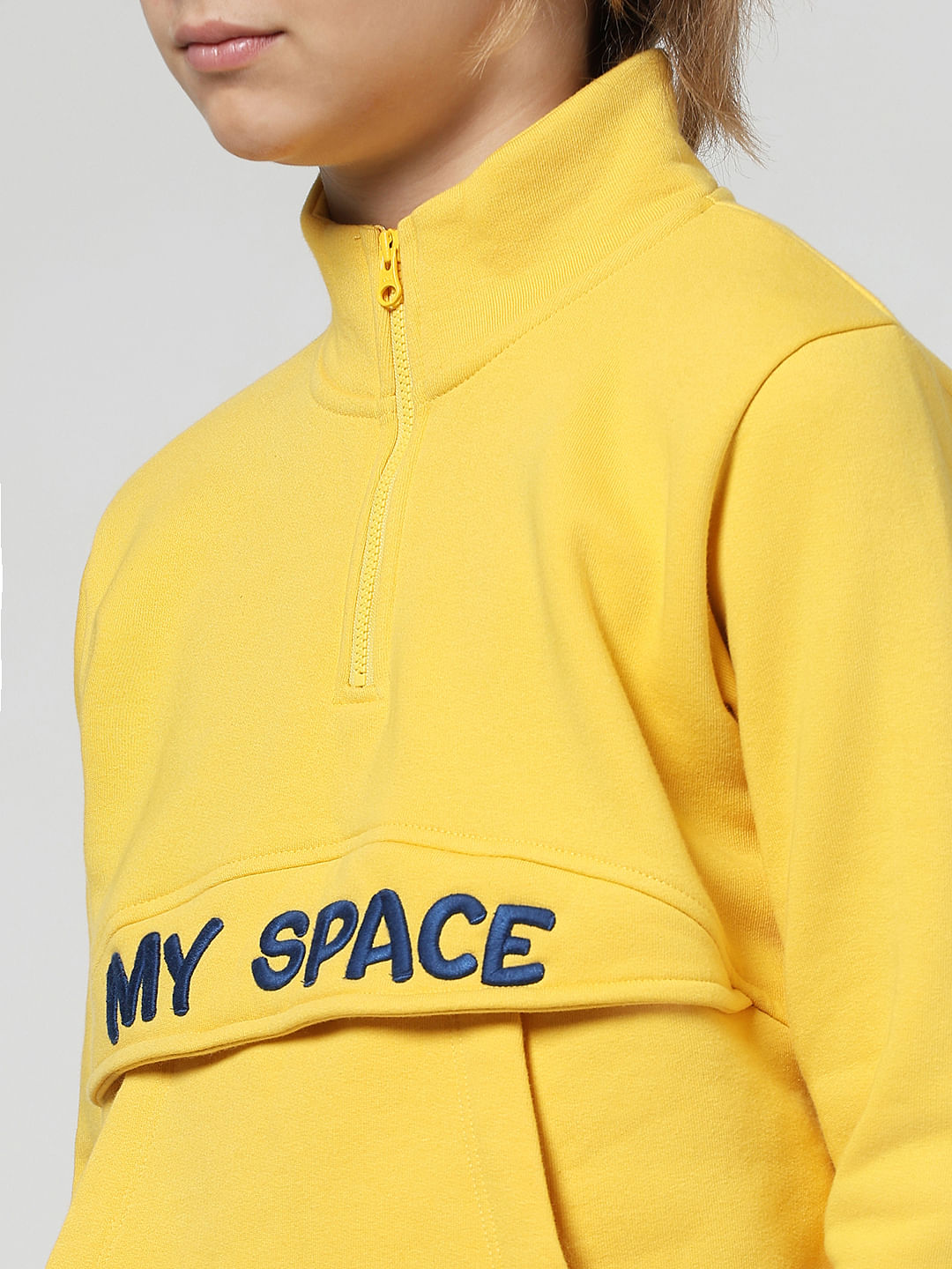 JUNIOR BOYS Yellow High-Neck Sweatshirt