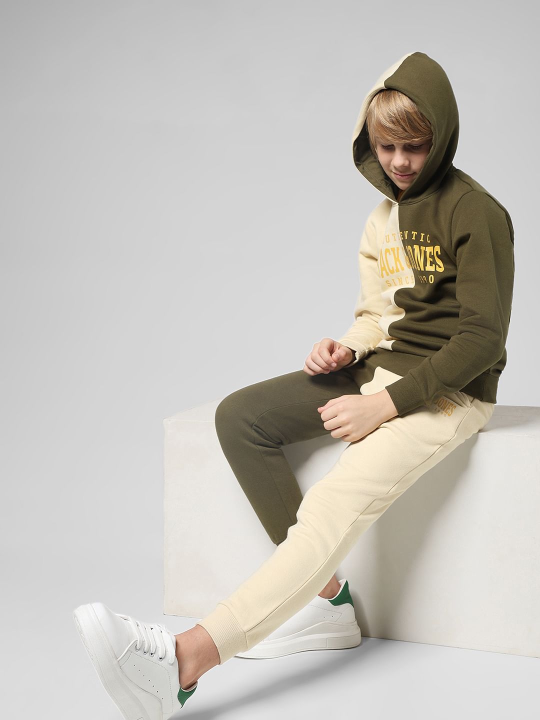 JUNIOR BOYS Green Colourblocked Co-ord Set Sweatpants