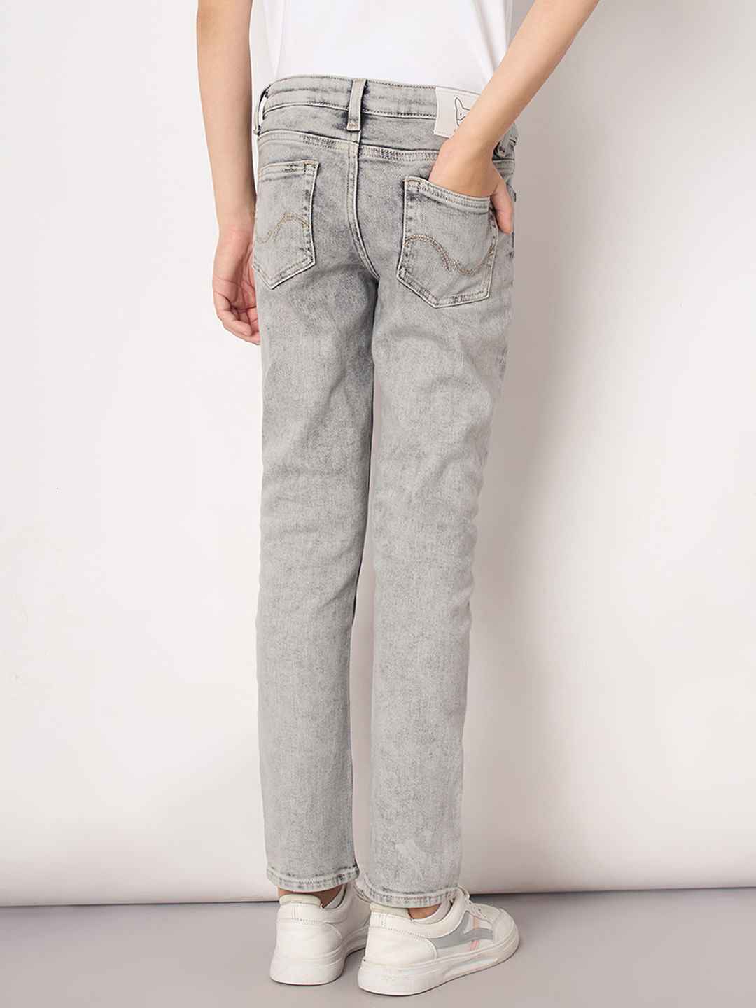 Boys Light Grey Mid Rise Straight Fit Jeans