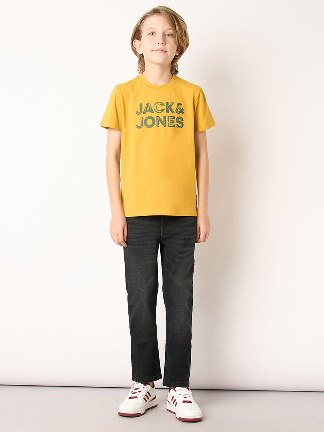 Boys Dark Grey Mid Rise Regular Fit Jeans
