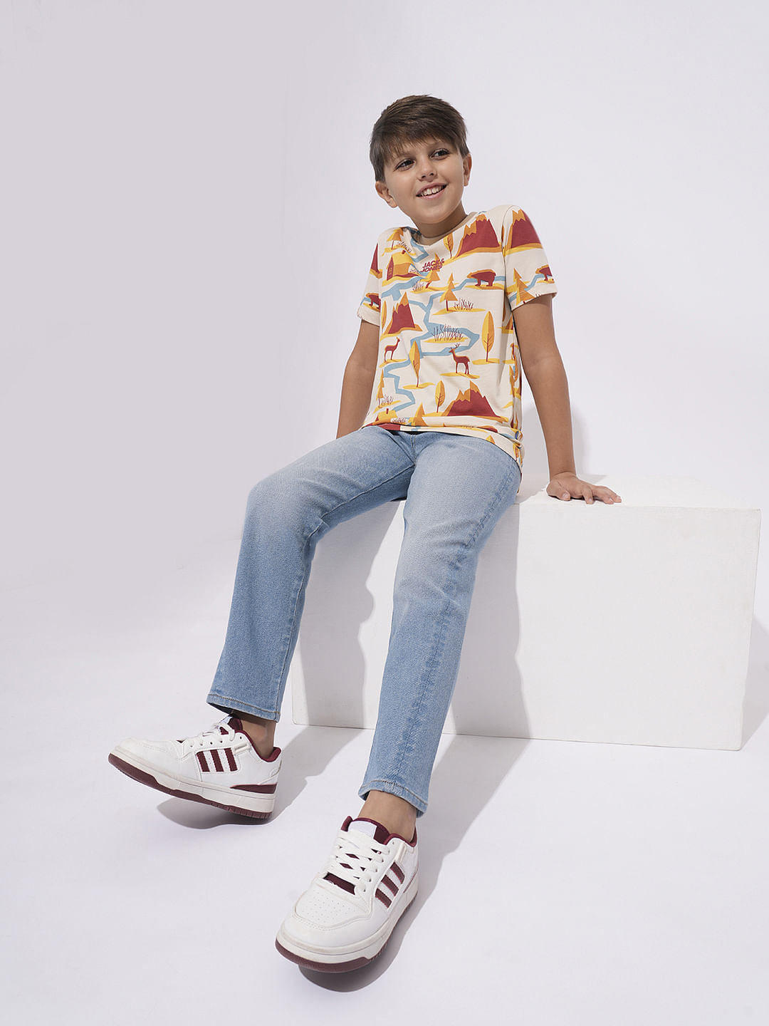 Light Blue Mid Rise Washed Loose Fit Jeans