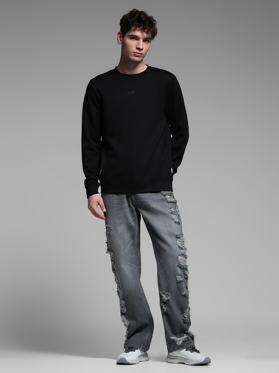 BLACK REGULAR FIT SWEATSHIRT