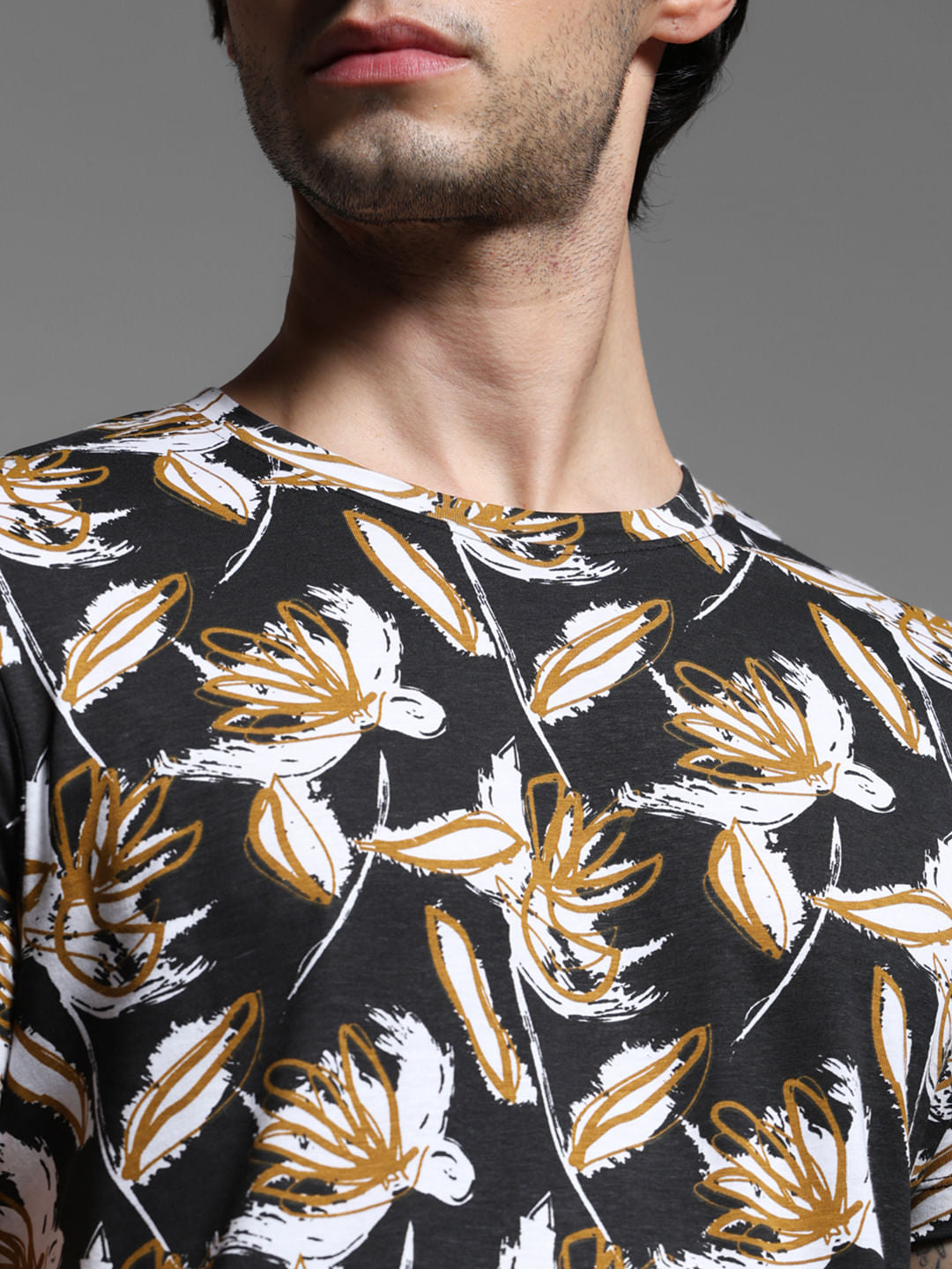 Black Abstract Print Crew Neck T-shirt