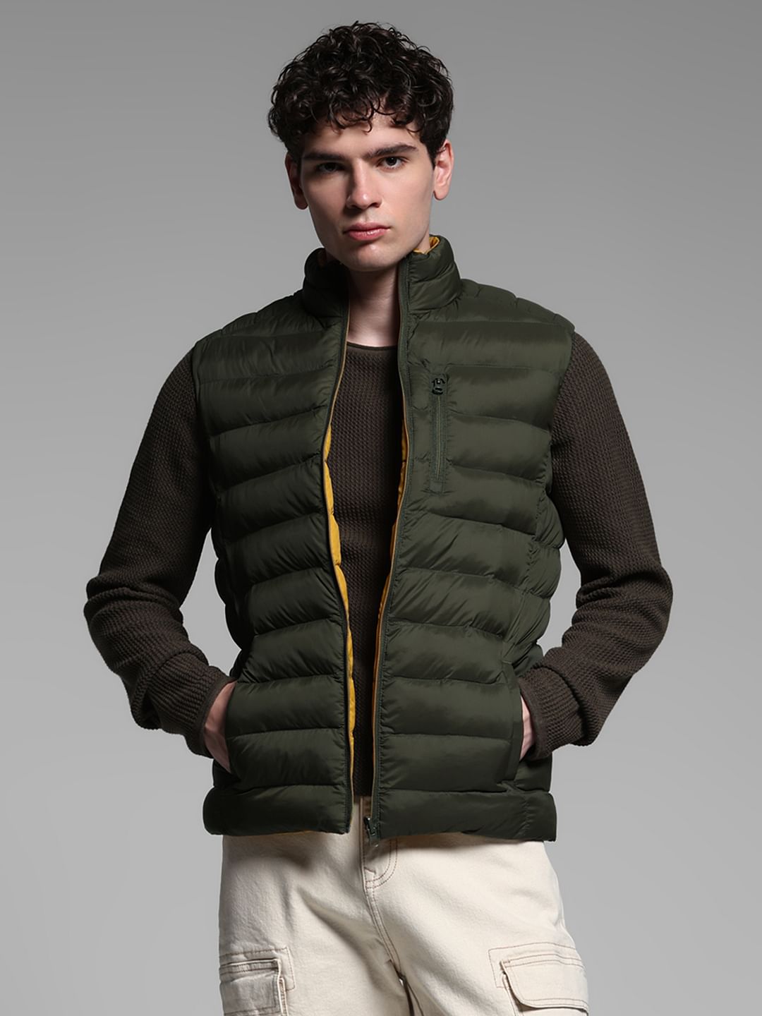 GREEN SLEEVELESS PUFFER JACKET